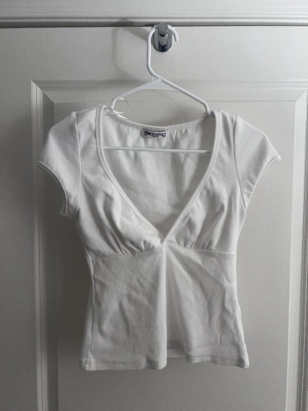 Princess Polly White V-Neck Cap Sleeve Ribbed Top - Size 6
